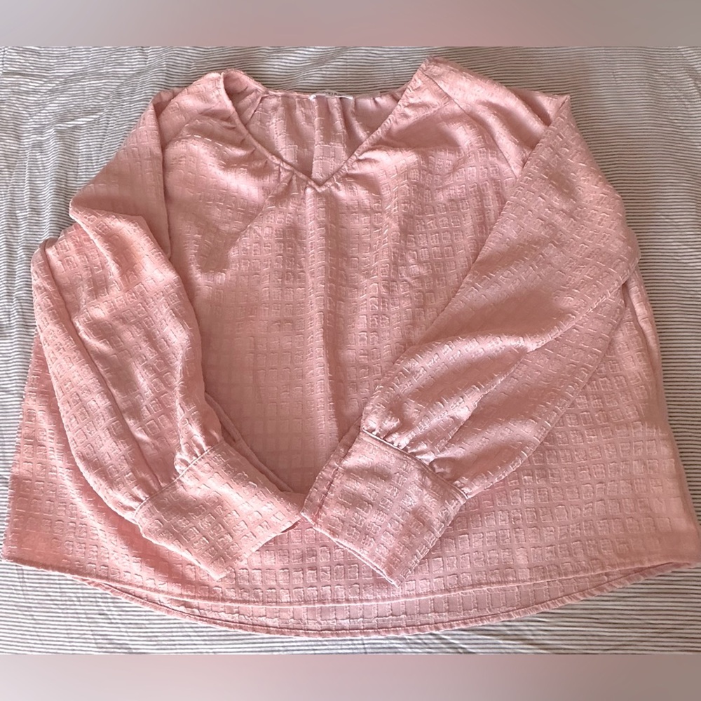 Calvin Klein pink flowy blouse (XL)